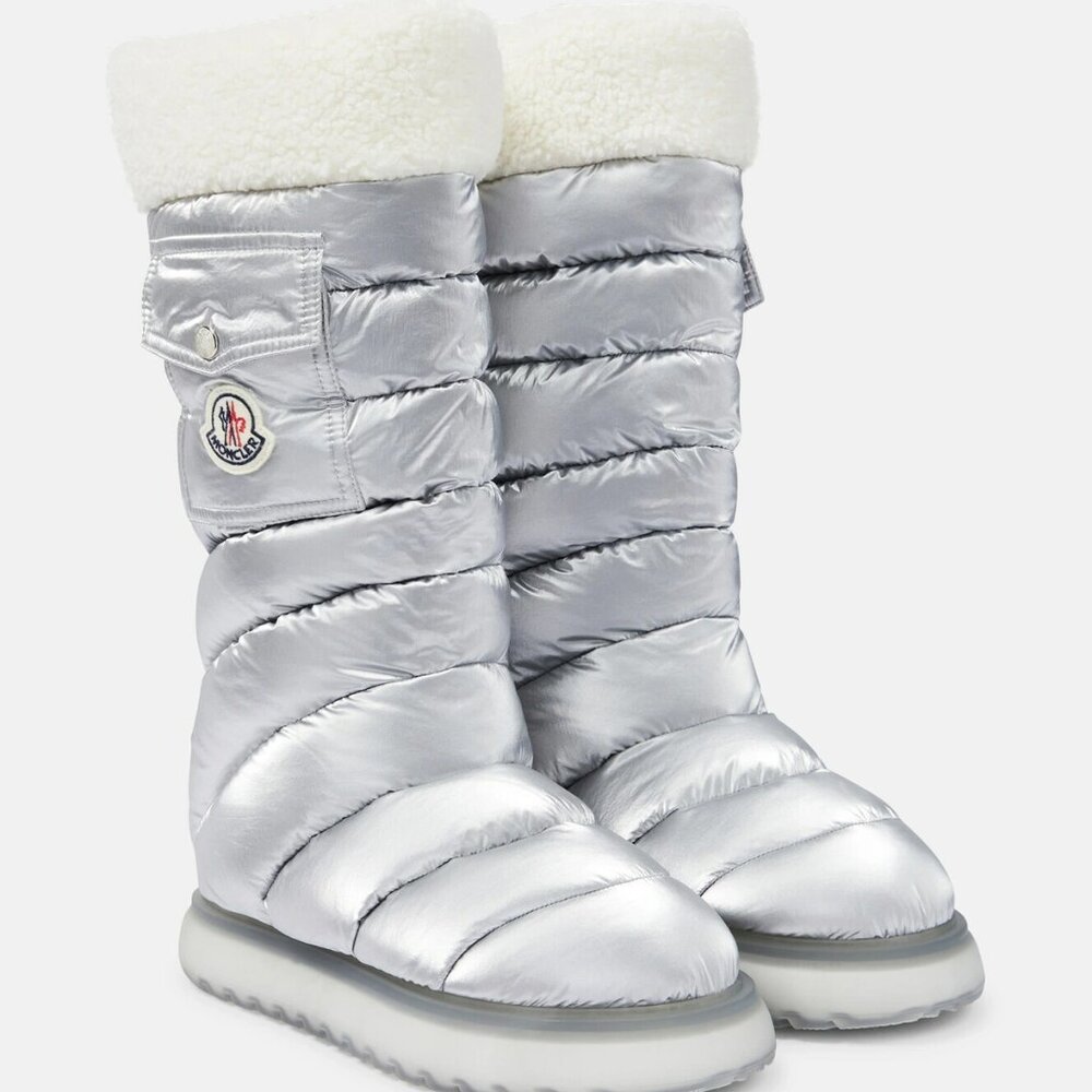Moncler Gaia down snow boots logo-adorned ,snap-buttoned flap pockets Size 37 - Picture 2 of 16